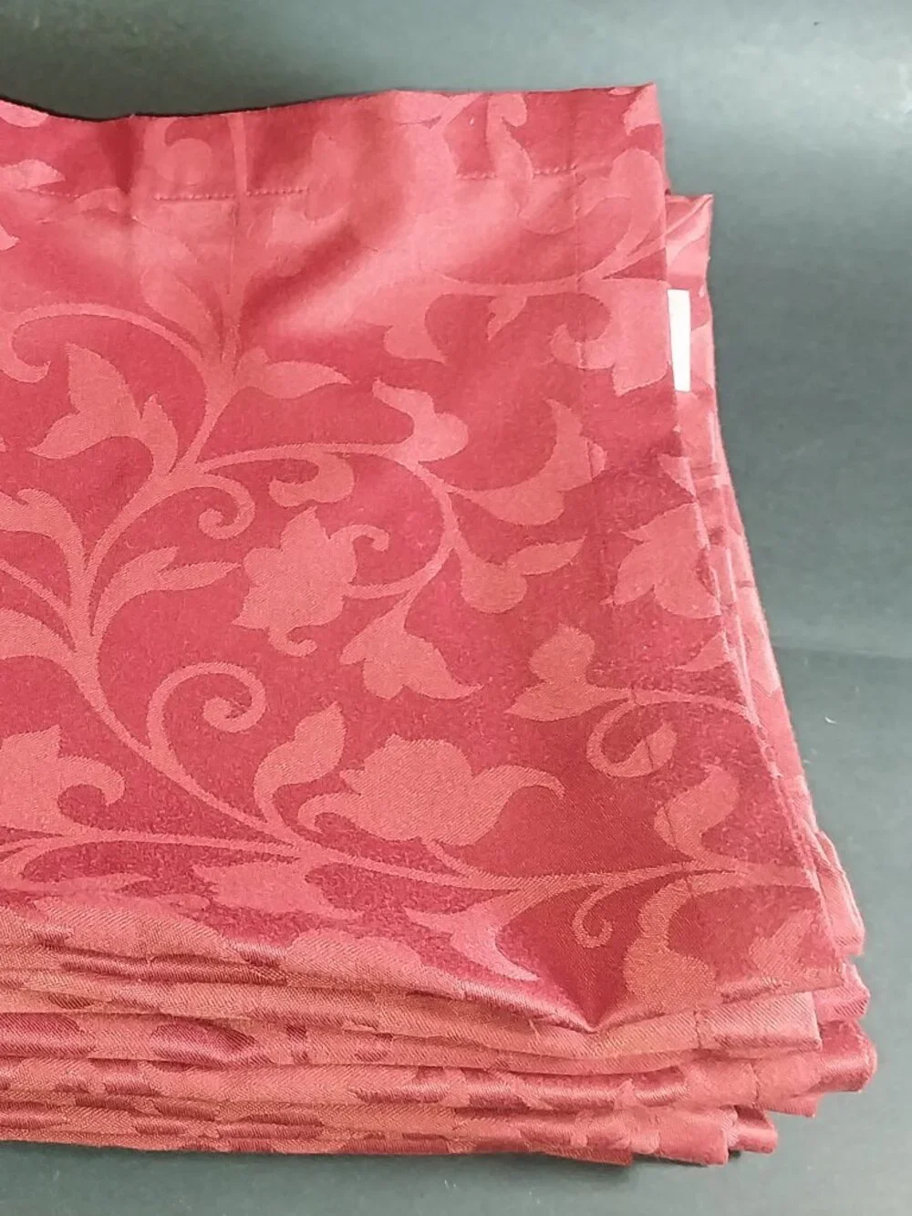 Sferra Orchard Napkins Cinnabar Red Vine Pattern Set of 12